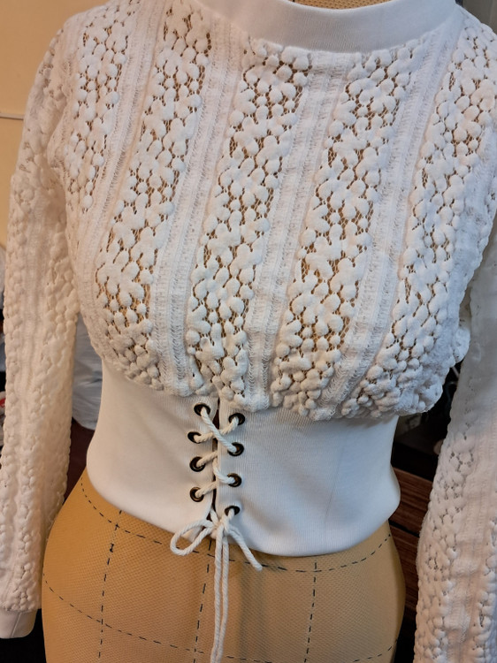 بامبر جکت زنانه مخمل طرحدار وارداتی - قد ۴۵ - تحویل فوری